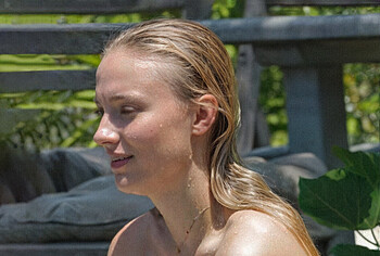 Sophie Turner topless