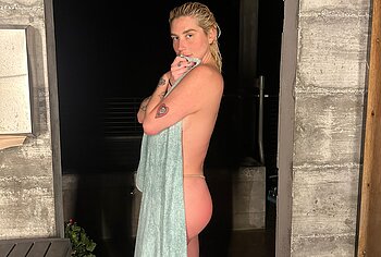 Kesha butt