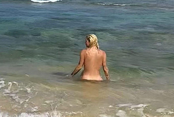 Kesha topless