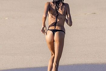 Kaia Gerber skinny ass