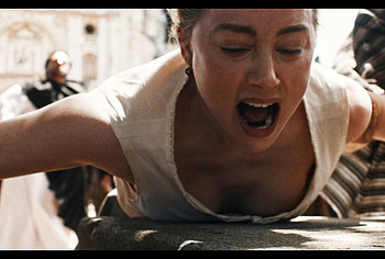 Amber Heard cleavage