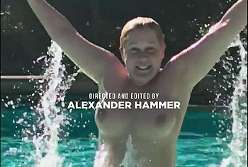 Amy Schumer bare tits