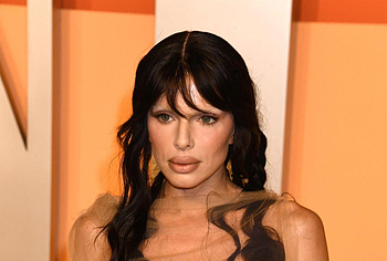 Julia Fox frontal nude