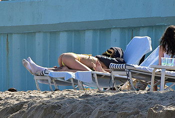 Elsie Hewitt celebrity ass