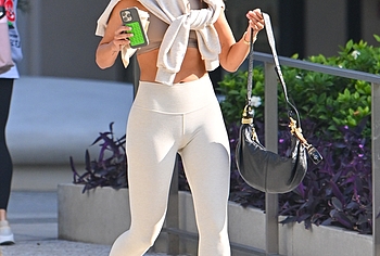 Eiza Gonzalez pussy cameltoe