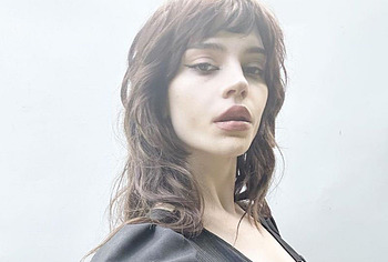 Sophie Thatcher oops