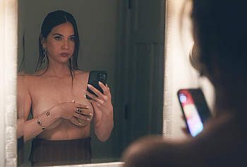 Olivia Munn naked