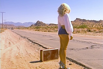 Sabrina Carpenter bare butt