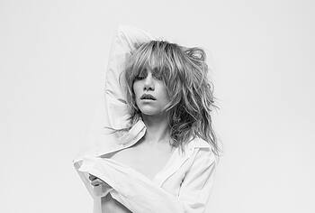 Suki Waterhouse nude