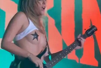 Victoria De Angelis exposed