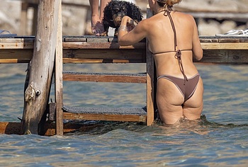Kate Hudson ass