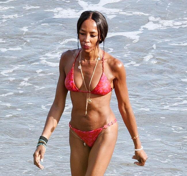 Naomi Campbell nude