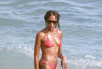 Naomi Campbell sexy