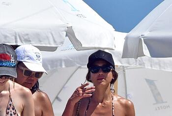 Jessica Alba boobs pics