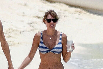 Taylor Swift bikini