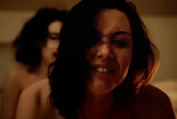 Margaret Qualley Aubrey Plaza doggy sex