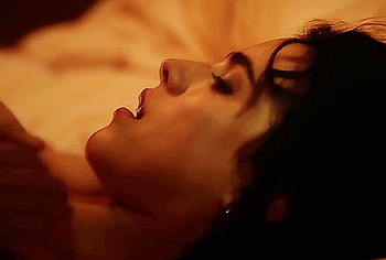 Margaret Qualley nude