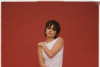 Isabela Merced pantyhorse