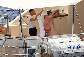 Melanie Griffith nude topless photos