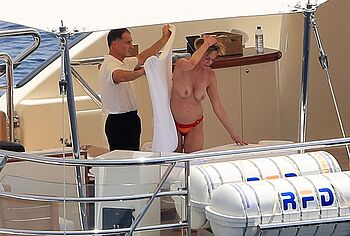 Melanie Griffith nude topless photos