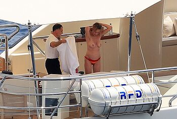 Melanie Griffith nude topless photos