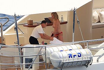 Melanie Griffith nude topless photos