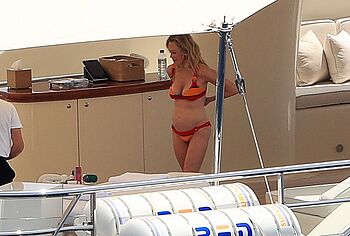 Melanie Griffith nude topless photos