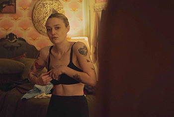 Dakota Fanning nipslip