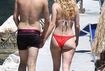 Grace Van Patten ass