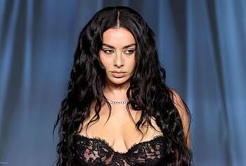 Charli XCX nipslip moment