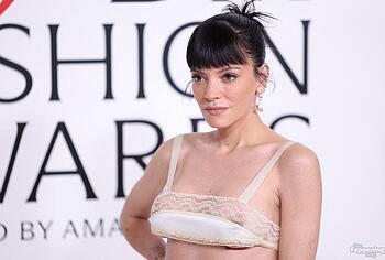 Lily Allen boobs