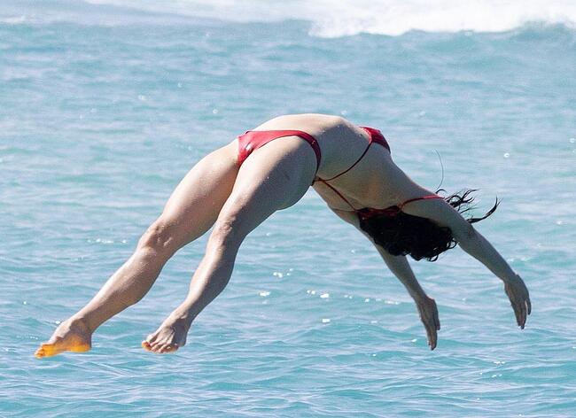 Margaret Qualley pussy cameltoe