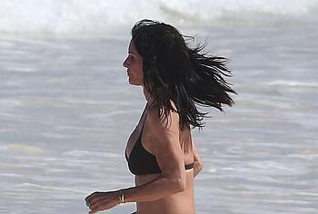 Courteney Cox bikini pics