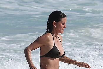 Courteney Cox bikini pics