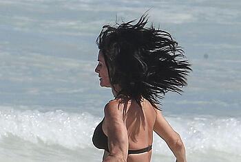 Courteney Cox bikini pics