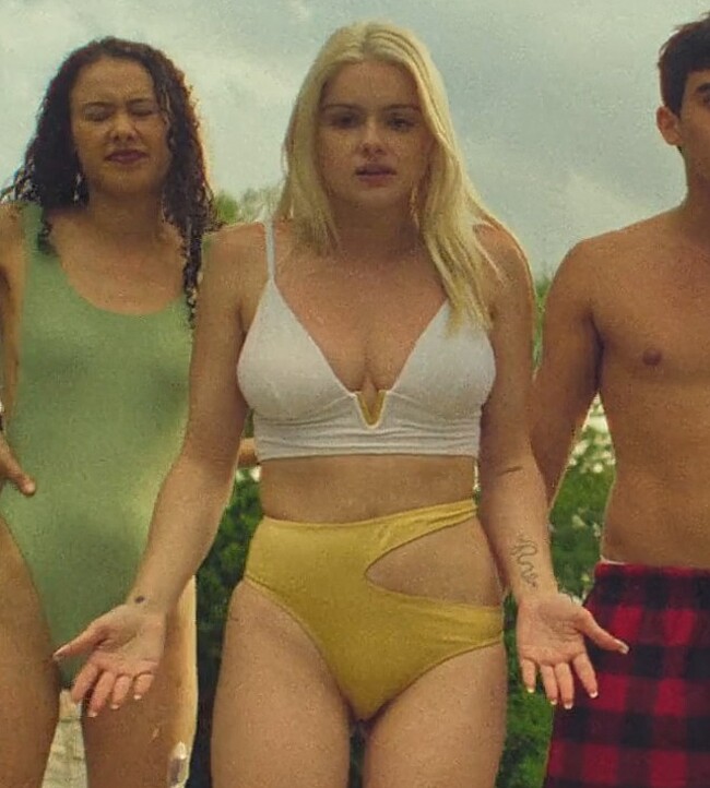 Ariel Winter nude celeb actress