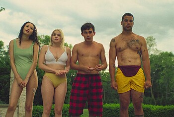 Ariel Winter sexy bikini