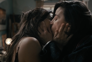 Cassandra Ciangherotti lesbian sex