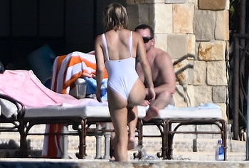 Sydney Sweeney bikini photos