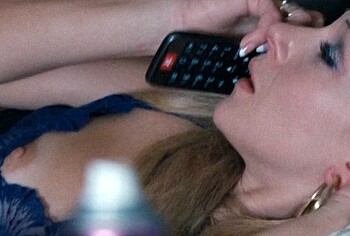 Juno Temple oops in Roofman