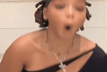 Chloe Bailey oops moment